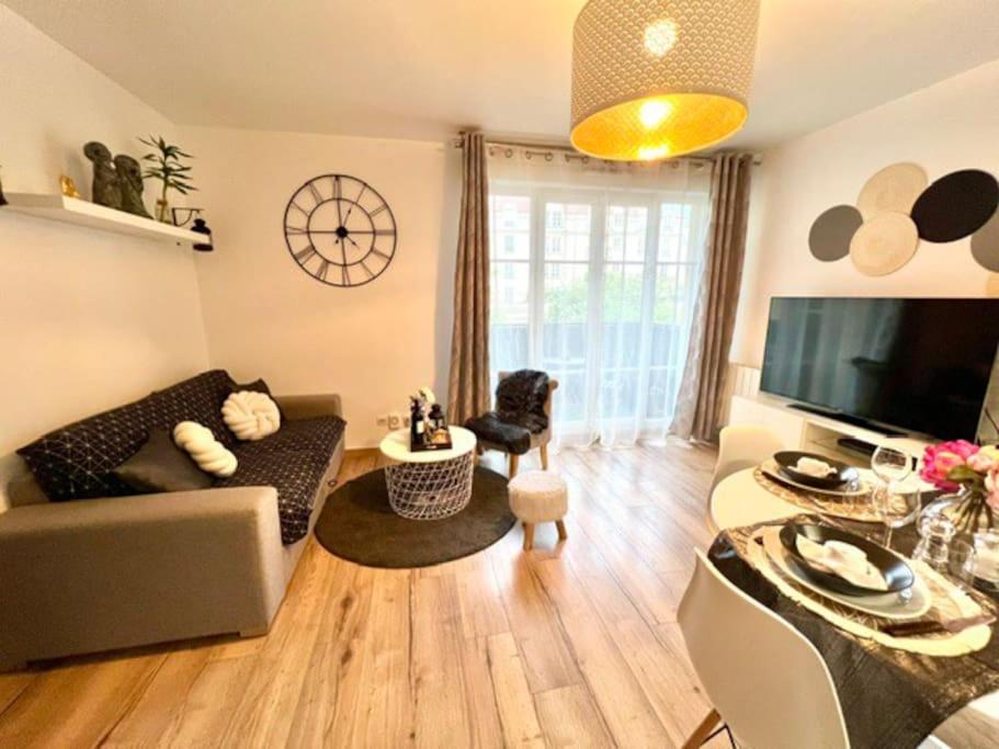 Appartement En Centre-Ville Bussy-Saint-Georges Exterior photo